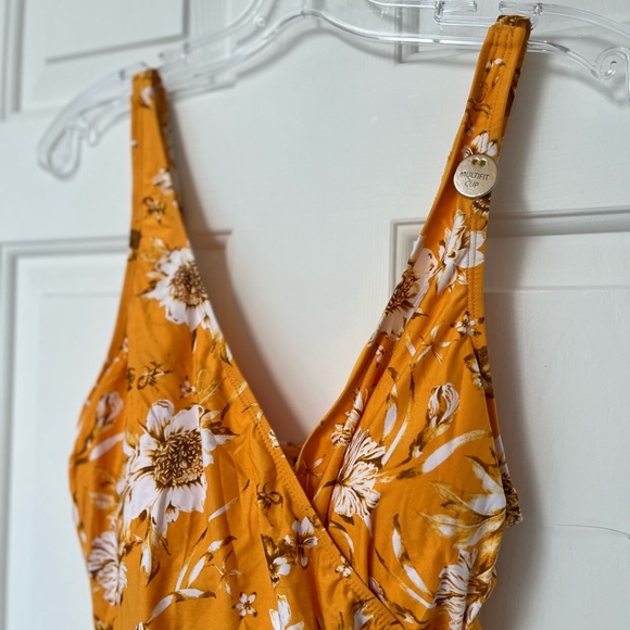 NWT Nip Tuck Swim Yellow Floral One-Piece Swimsuit 8/10 - Picture 3 of 14
